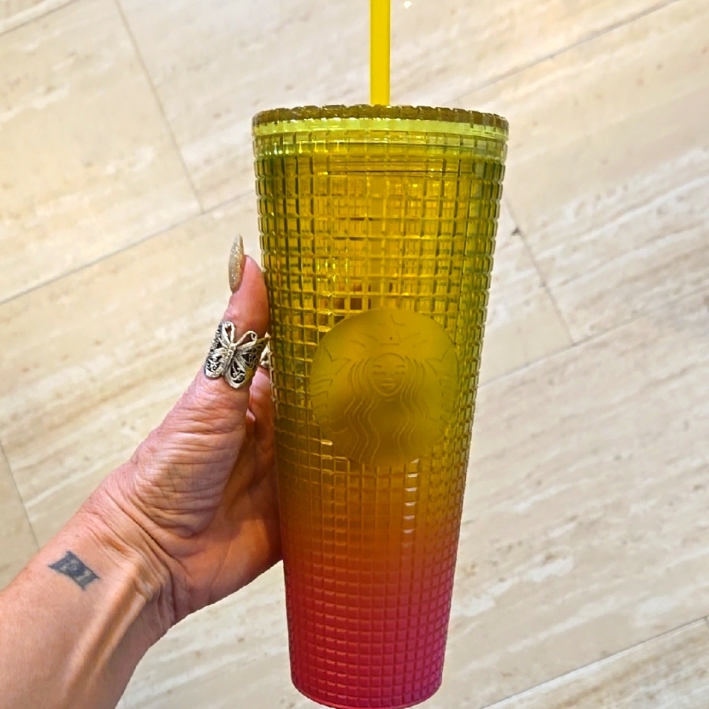 Starbucks Summer 2022 Vibrant Gradient Grid Venti Cold Cup Tumbler